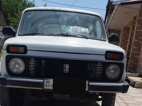 LADA (VAZ) Niva 2000