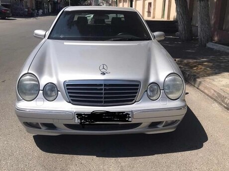 Mercedes E 240 2001
