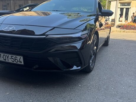 Hyundai Elantra 2024