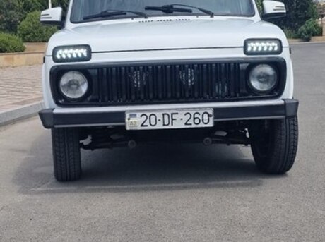LADA (VAZ) Niva 2011