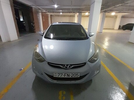 Hyundai Elantra 2012