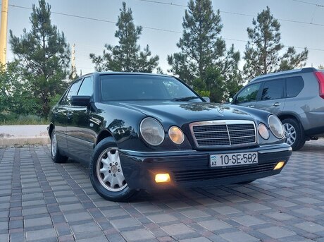 Mercedes E 240 1999