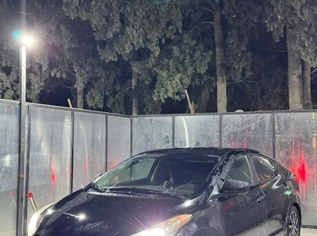 Hyundai Elantra 2012