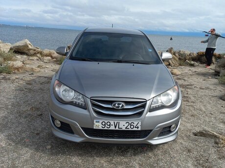 Hyundai Avante 2011