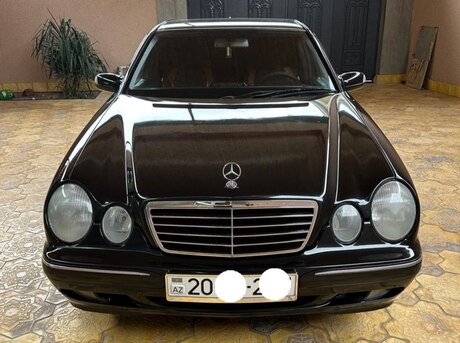 Mercedes E 200