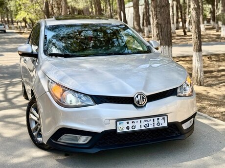 MG 5 2012