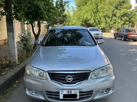 Nissan Sunny 2010