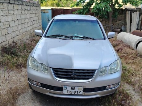 Mitsubishi Airtrek 2002