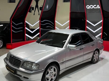 Mercedes C 200