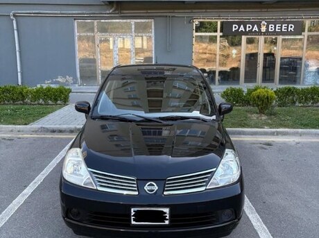 Nissan Tiida 2005