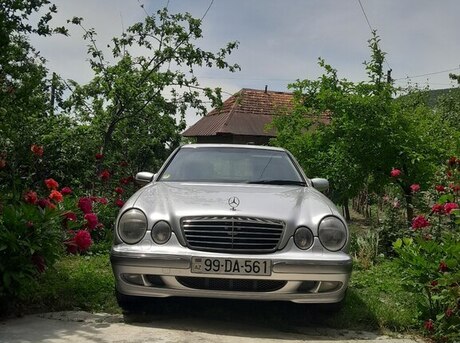 Mercedes E 200 2001