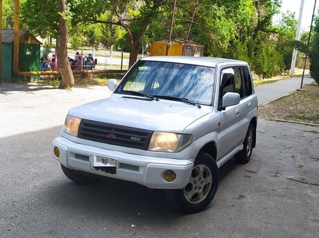 Mitsubishi Pajero io