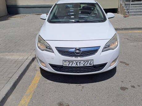 Opel Astra 2011