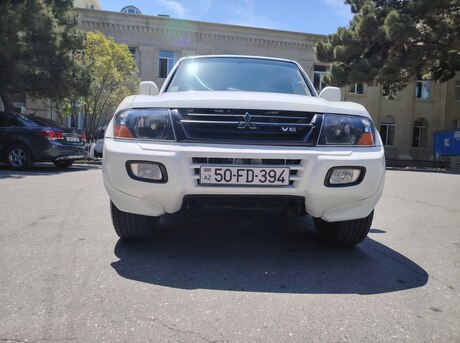 Mitsubishi Pajero 2002