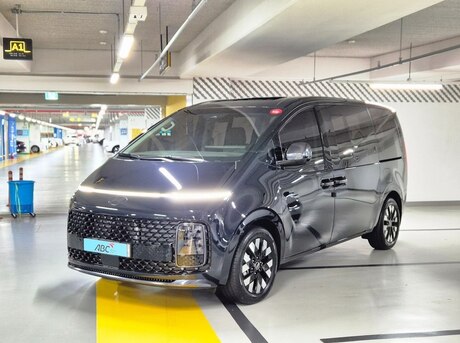 Hyundai Staria