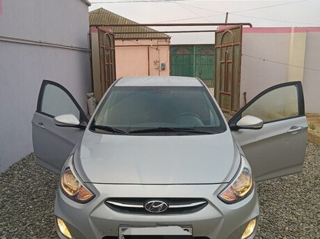 Hyundai Accent 2015