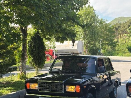 LADA (VAZ) 2107