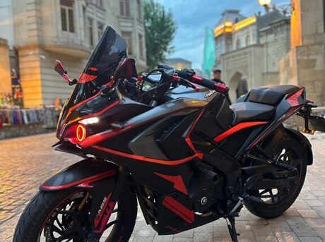 Bajaj Pulsar RS 200 2023