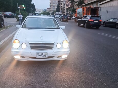 Mercedes E 320 2001