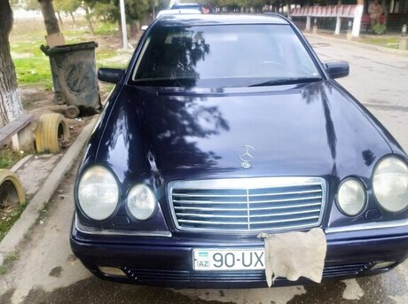 Mercedes E 240