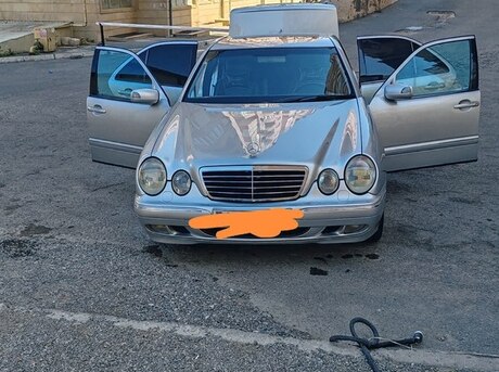 Mercedes E 240 2000