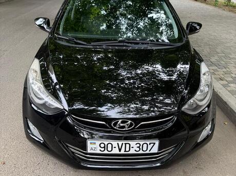 Hyundai Elantra 2012