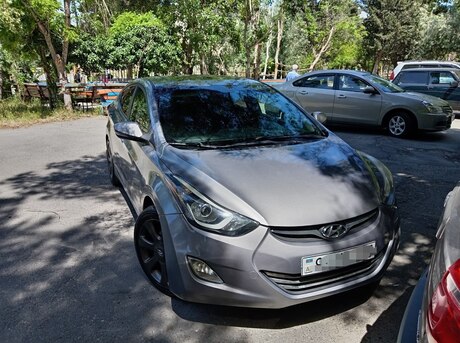 Hyundai Elantra 2013