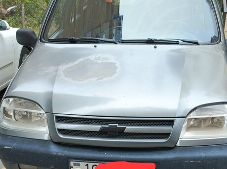 Chevrolet Niva 2004