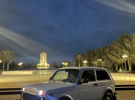 LADA (VAZ) Niva 2010