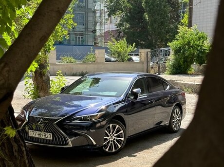Lexus ES 300h 2021