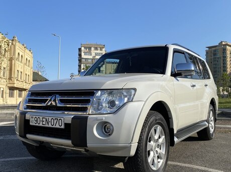 Mitsubishi Pajero 2010