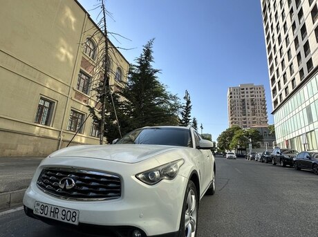 Infiniti FX35 2010