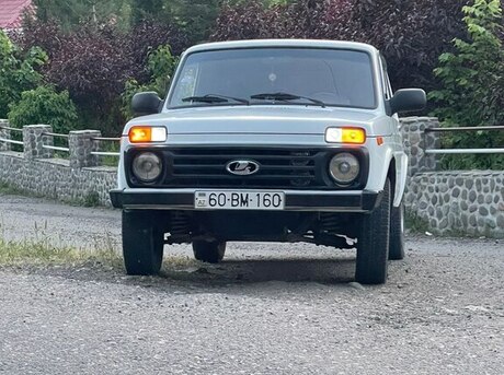 LADA (VAZ) Niva 2010