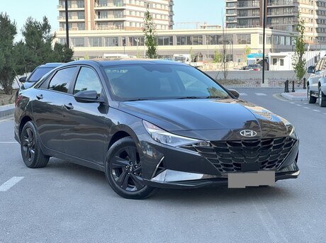 Hyundai Elantra 2022