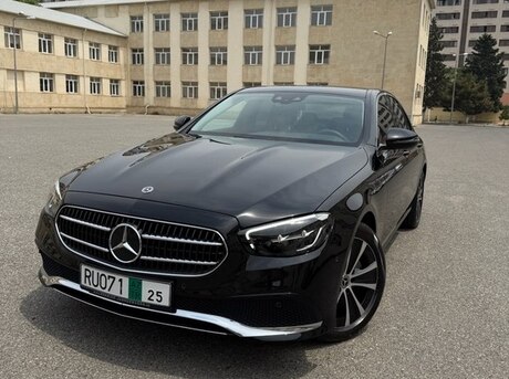 Mercedes E 300 e