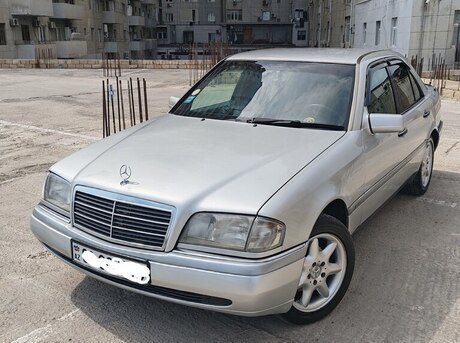 Mercedes C 200