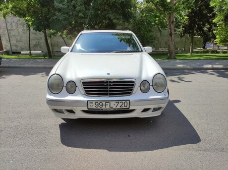 Mercedes E 240 2001