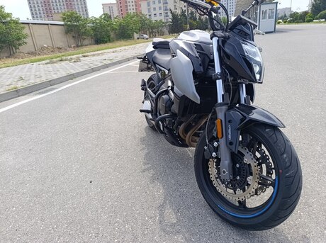 CFMOTO 650 NK 2022