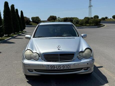 Mercedes C 240