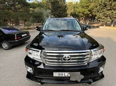 Toyota Land Cruiser 2011
