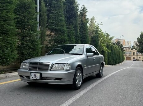 Mercedes C 200