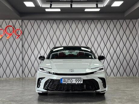 Toyota Camry 2025
