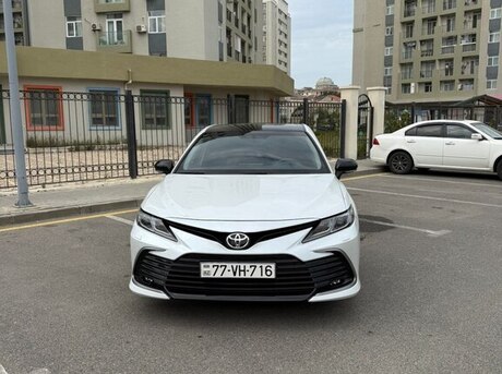 Toyota Camry 2021