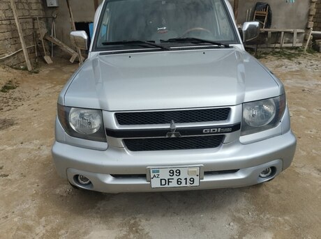 Mitsubishi Pajero io 2002