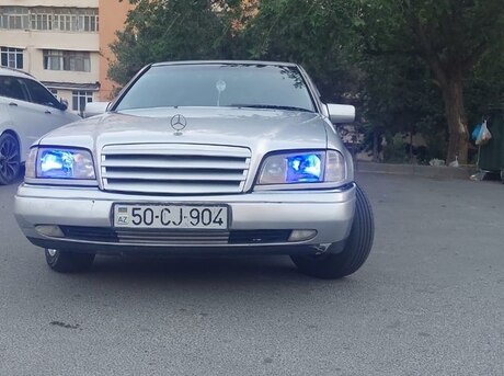 Mercedes C 200