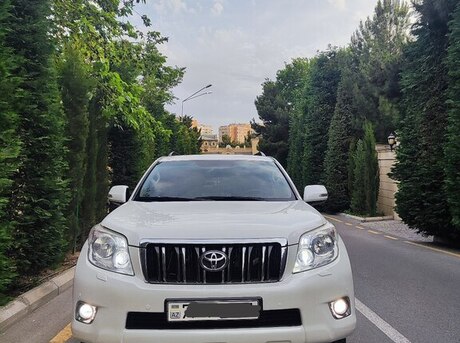 Toyota Land Cruiser Prado 2011