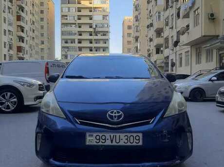Toyota Prius V 2012