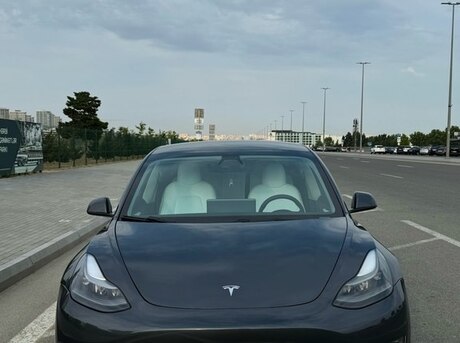 Tesla Model 3 2023