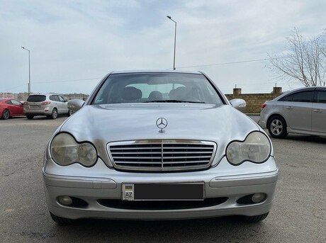 Mercedes C 200