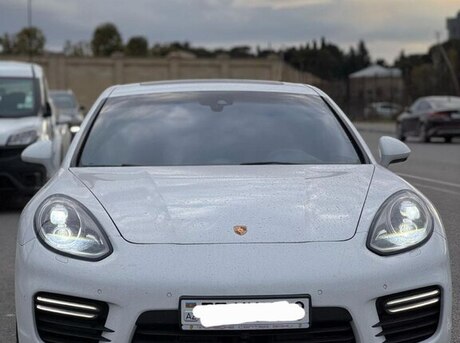 Porsche Panamera GTS